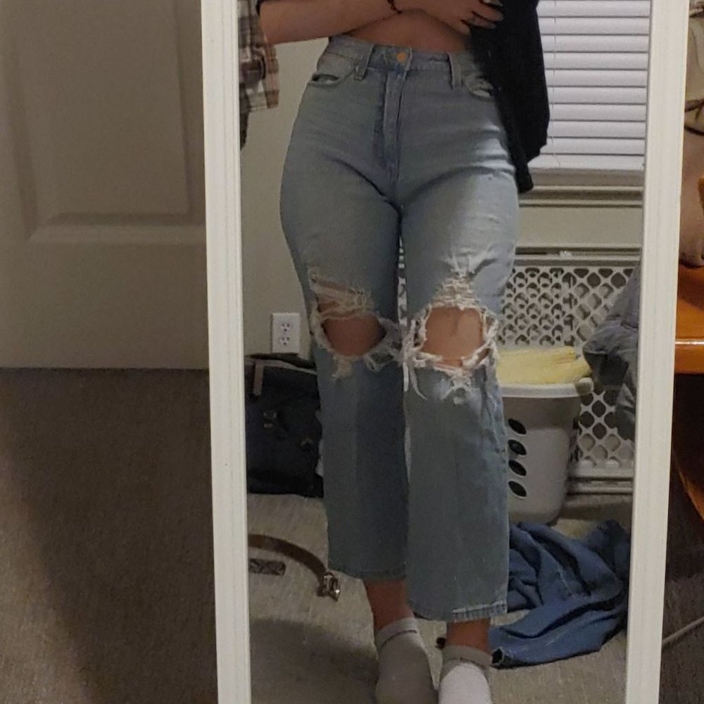 Cropped Ripped Jeans